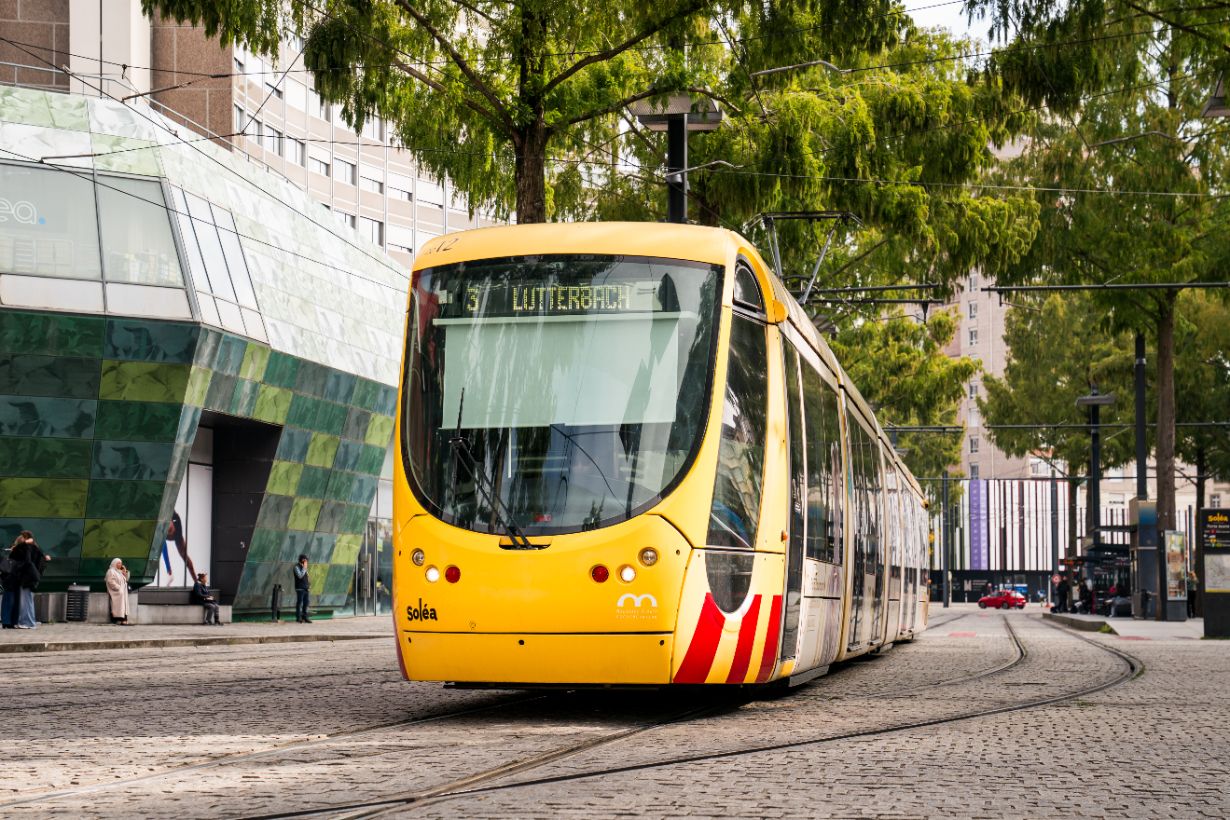Tram en circulation dans Mulhouse